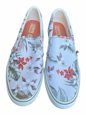 Keds Slip-On Floral Canvas Sneakers in a Beige floral pattern. Sz9